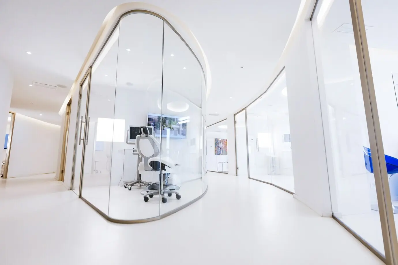 Elegant, attractive, roomy dental clinic